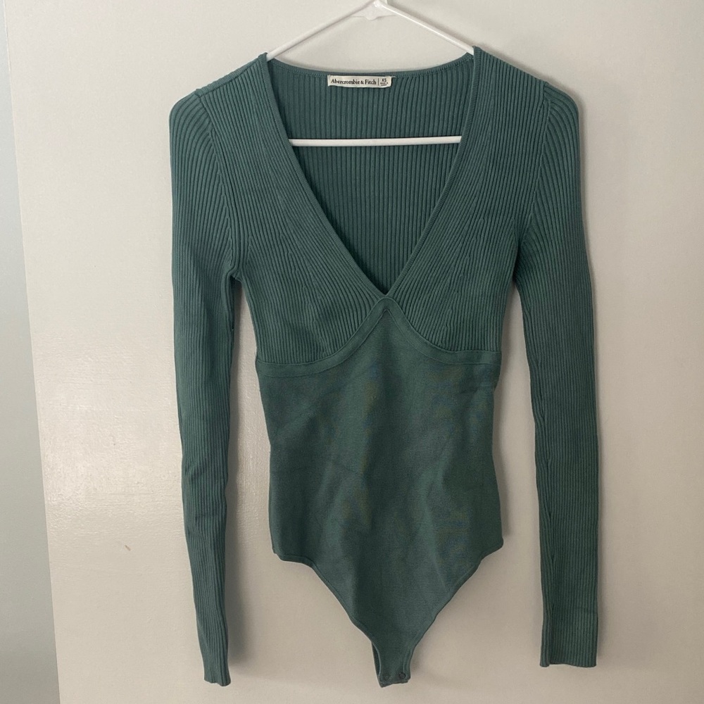 Ribbed V-Neck Long Sleeve Bodysuit - Green